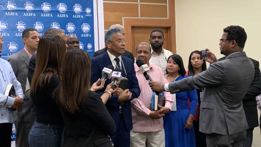 Pastores evangélicos urgen al Gobierno a solucionar problemas nacionales Pastores evangélicos urgen al Gobierno a solucionar problemas nacionales