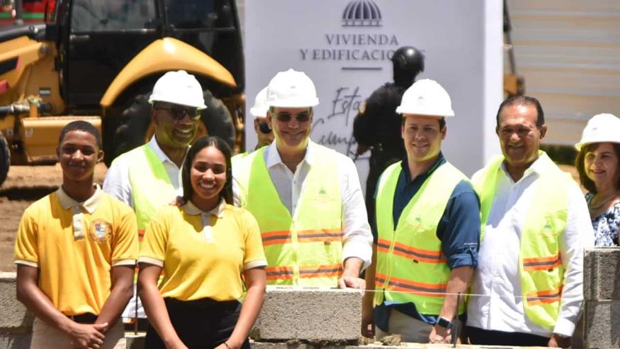 Presidente inicia construcción de centro de la UASD en Santiago Rodríguez Presidente inicia construcción de centro de la UASD en Santiago Rodríguez
