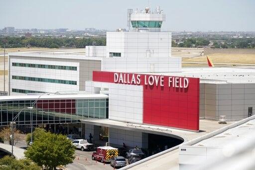 Mujer hace varios disparos dentro de aeropuerto en Dallas