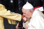 Estoy profundamente dolido: Papa pide disculpa por abusos de la iglesia católica en internados en Canadá