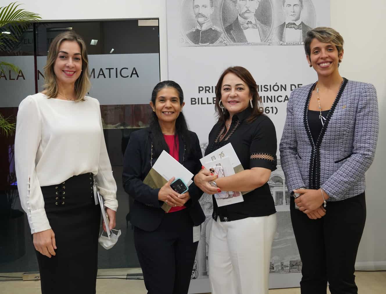 Rocío Paulino, Sabrina Santana, Norma Molina y Jimena Conde.