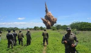 Militares venezolanos destruyen pista ilegal de aterrizaje en zona fronteriza