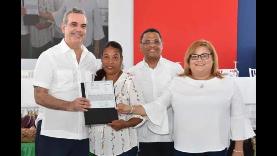 Gobierno entregará títulos de propiedad a dominicanos residentes en EE.UU. Gobierno entregará títulos de propiedad a dominicanos residentes en EE.UU.