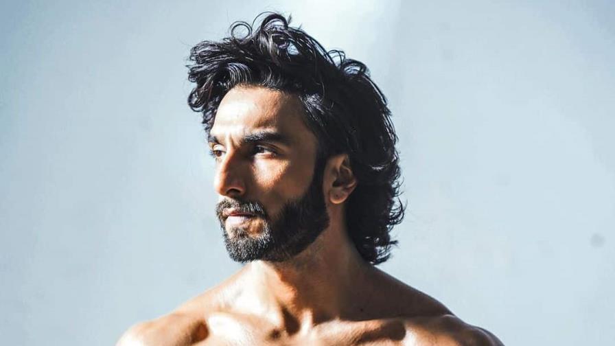 Denuncian a popular actor de Bollywood por un polémico desnudo en una revista Denuncian a popular actor de Bollywood por un polémico desnudo en una revista
