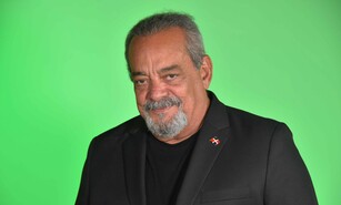 Alfonso Rodr&iacute;guez confirma contrato con Netflix para seis pel&iacute;culas y regresa a la televisi&oacute;n