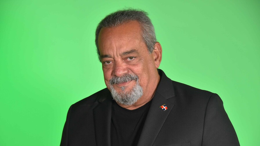 Alfonso Rodr&iacute;guez confirma contrato con Netflix para seis pel&iacute;culas y regresa a la televisi&oacute;n