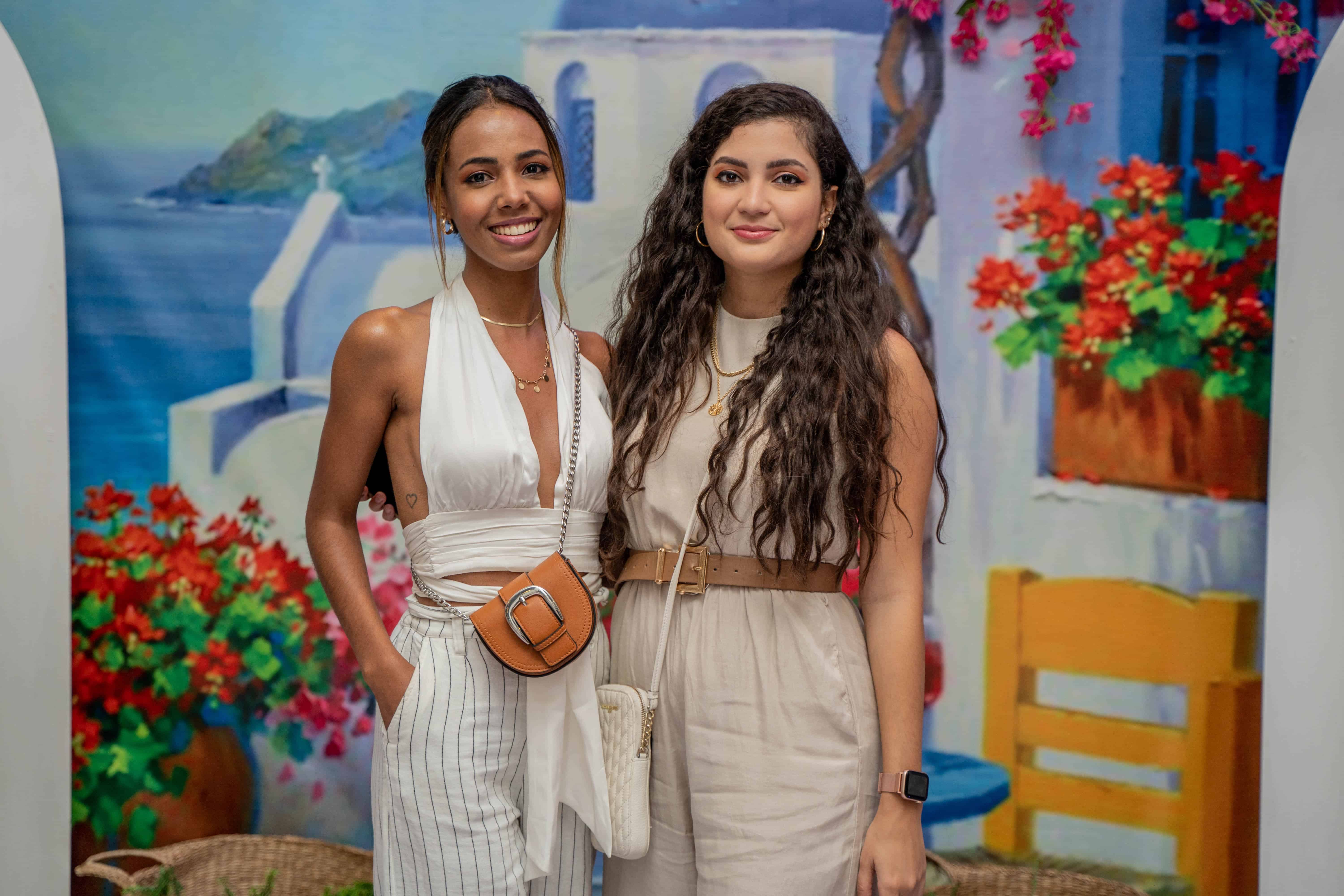 Laura Guerra y Mayerli Castillo.