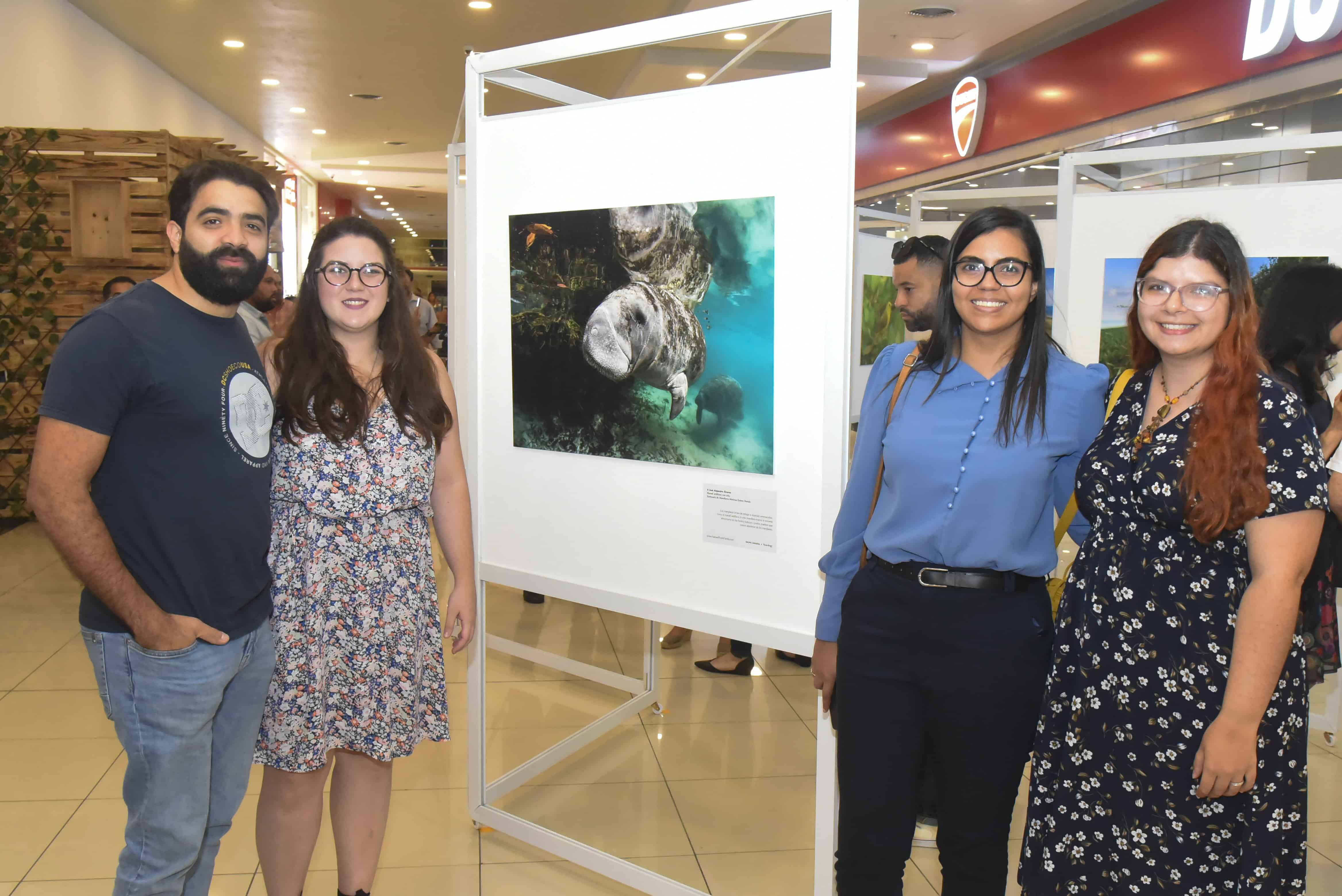 Jean Carlo de Castro, Melisa Morey, Maria Camacho y Andrea Valcarcel.