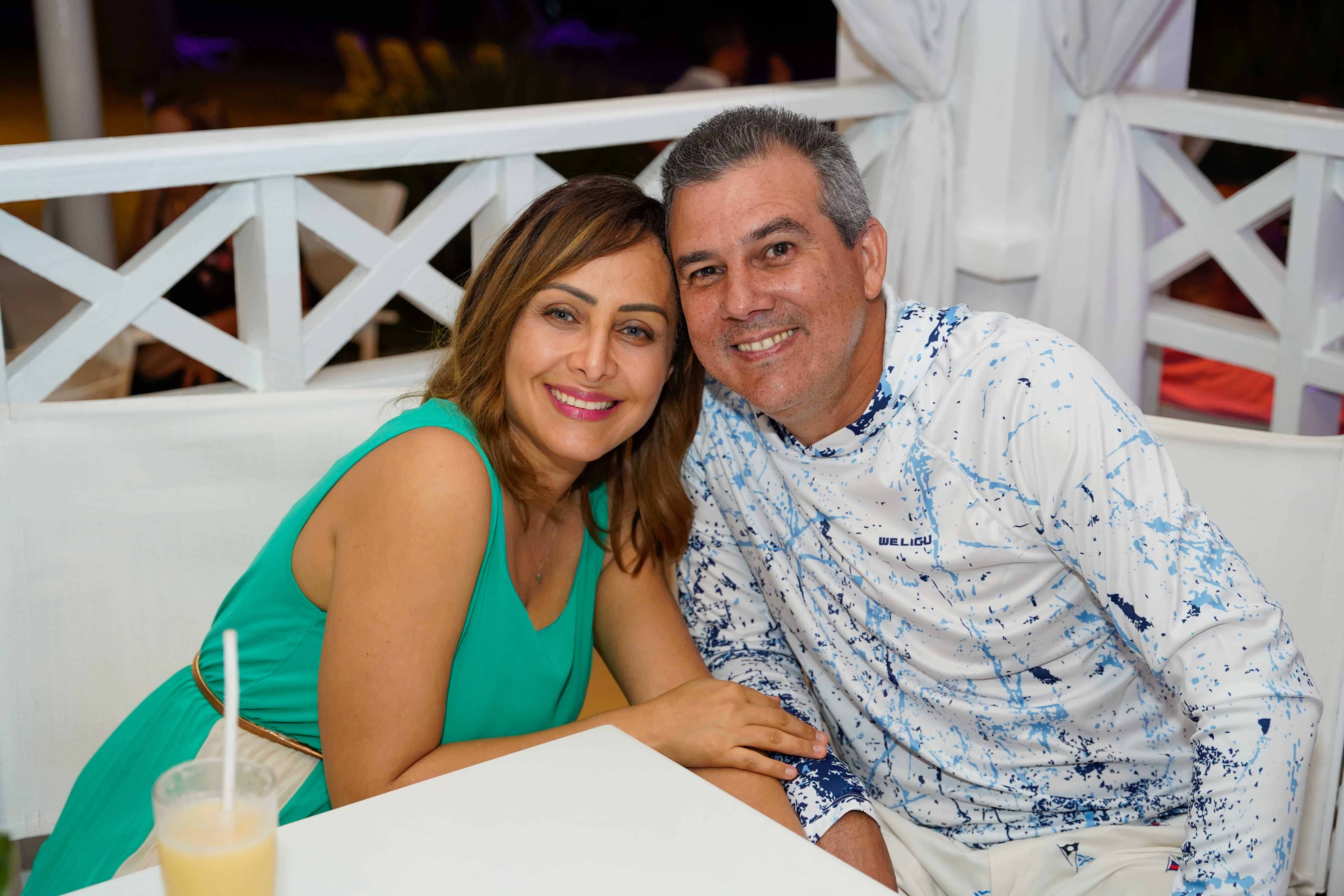Carlos Cabral y Wendy Sánchez.