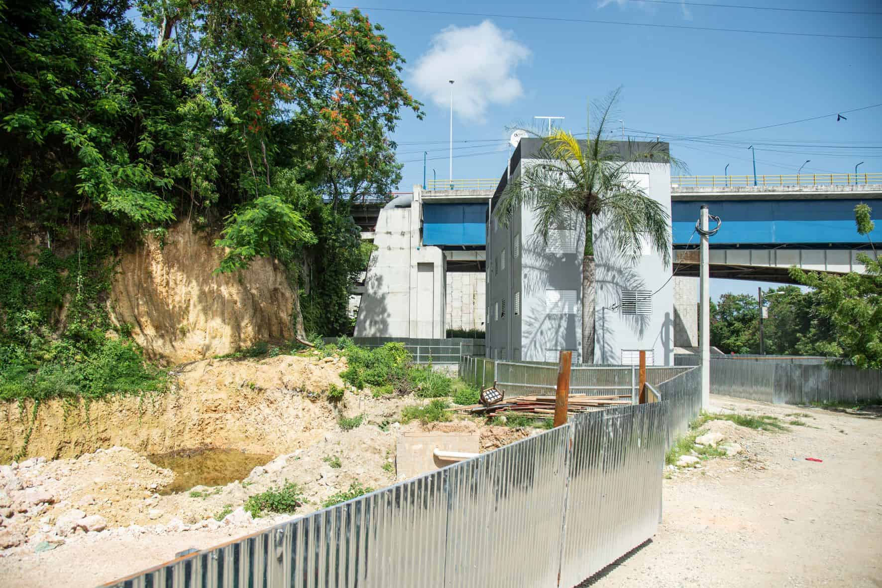 Este edifico lo hizo la CAASD para familias desalojadas y se proyecta constuir otros para 70 familias.