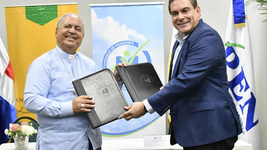 La Universidad Católica Santo Domingo y la Superintendencia de Pensiones firman un convenio de colaboración