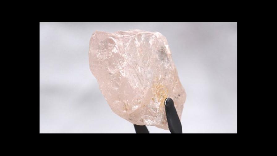 Hallan en Angola uno de los mayores diamantes rosas de los últimos 300 años
