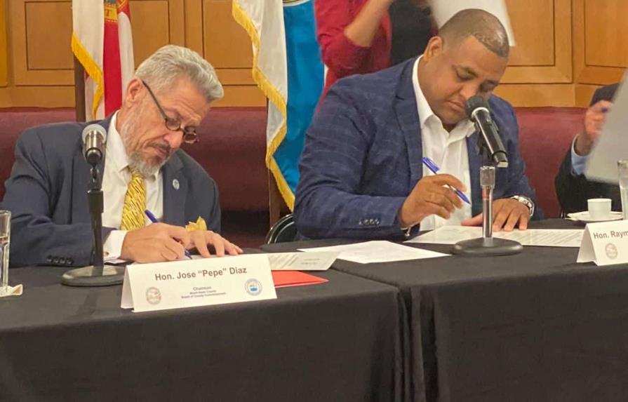 Alcaldía de San Pedro de Macorís firma acuerdo con el condado de Miami-Dade