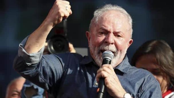 Lula mantiene en doce puntos su ventaja sobre Bolsonaro en nuevo sondeo