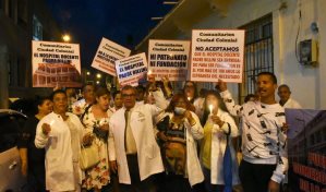 CMD realiza encendido de velas en demanda de reapertura del hospital Padre Billini