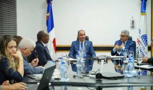 Rector de la UASD se re&uacute;ne con director de Presupuesto del Gobierno