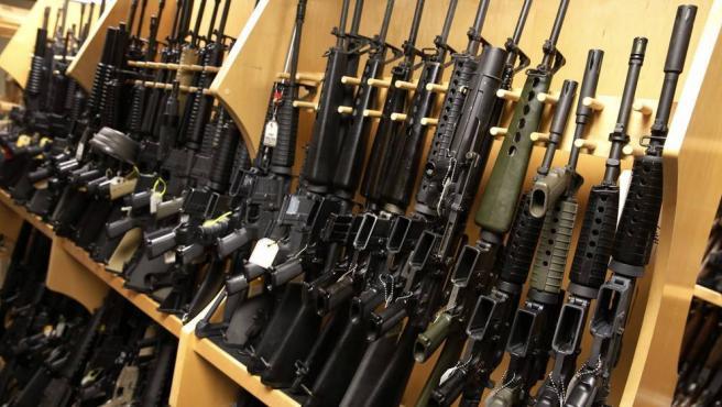 Venta de rifles de asalto superó 1,700 millones de dólares en 10 años en EEUU