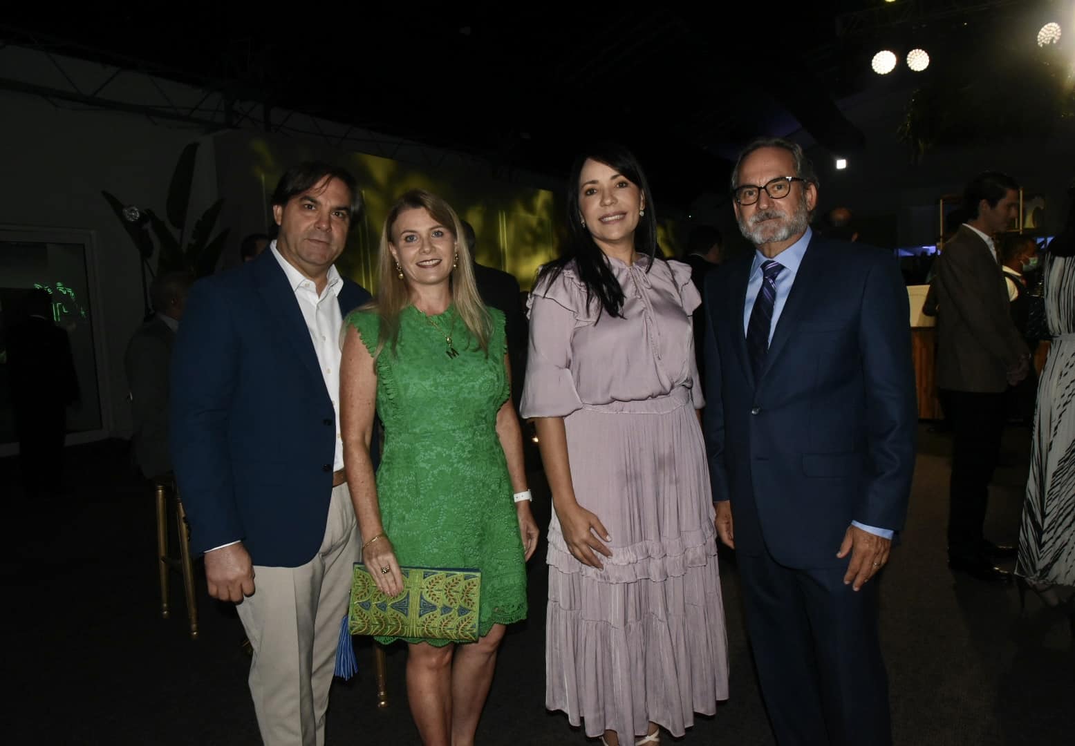 Nicolás Munné, María Cristina de Munné, Sonya Valdez y Franklin León.