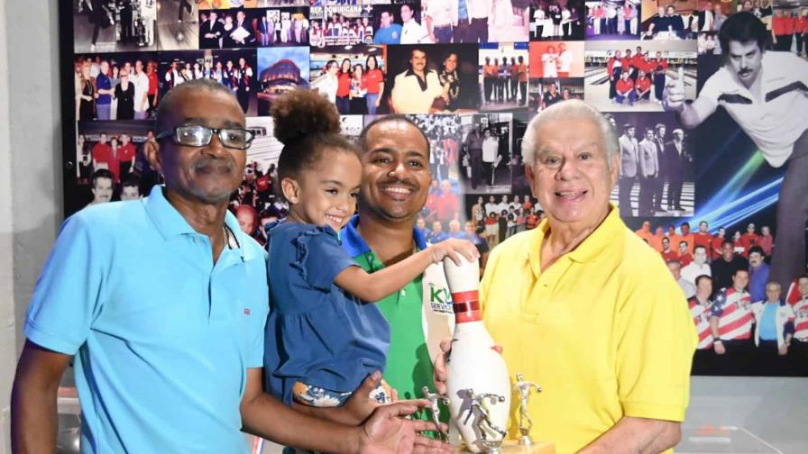 Los Jaime, padre e hijo, ganan torneo de boliche en Sebelén Bowling Center