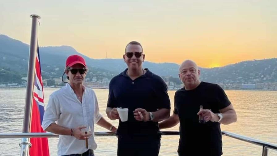 VÍDEO | Alex Rodríguez juega golf el día de su cumpleaños