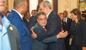 Presidente Luis Abinader promete recuperar bienes robados