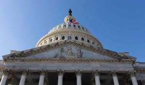 EE. UU. entra en una parálisis presupuestaria e interrumpe servicios de agencias federales