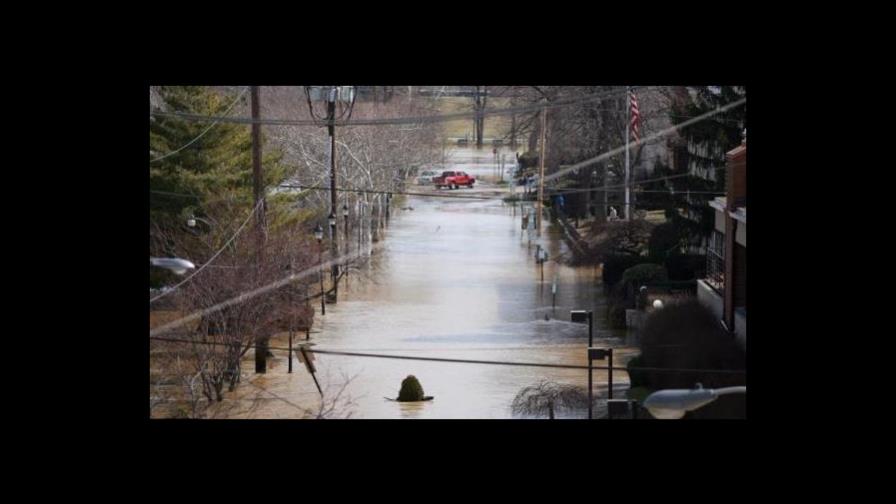 Tres muertos y miles sin electricidad por las inundaciones en Kentucky