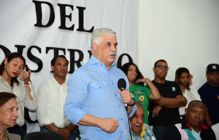 Miguel Vargas se reúne con dirección política del DN para perfilar candidatos