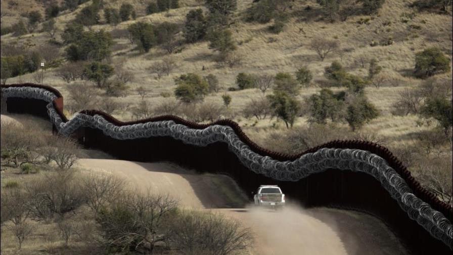 Biden autorizó ampliar el muro fronterizo entre Estados Unidos y México