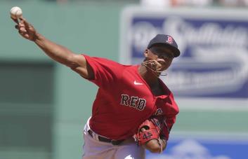 Dominicanos Alcántara y Bello suben al montículo por Miami y Boston
