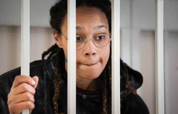 Mejora el panorama de la basquetbolista Brittney Griner, presa en Rusia