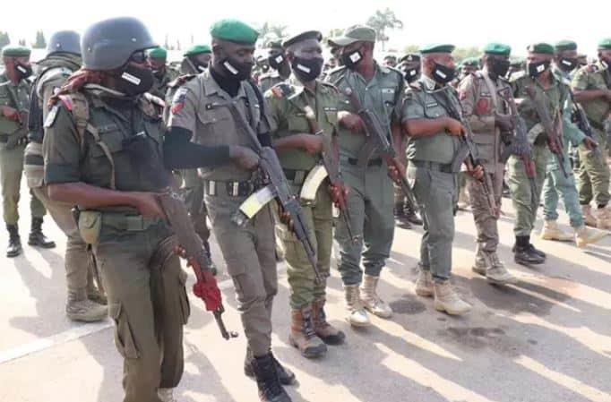 El Ejército de Nigeria mata a 30 presuntos terroristas tras el ataque a la guardia presidencial en Abuya