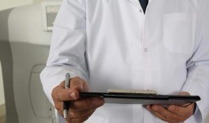 Declaran a neurólogo argentino en EEUU culpable de abuso sexual a pacientes