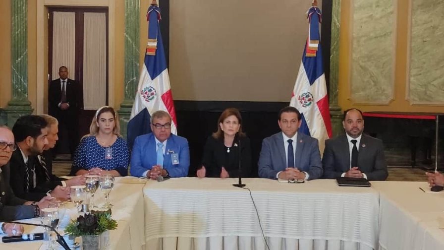 Gobierno y CMD acuerdan nombrar nuevo voluntariado en el hospital Padre Billini