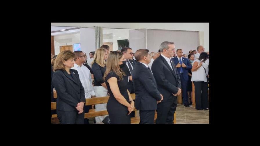 Presidente Abinader asiste a honras fúnebres de madre del ministro de Agricultura