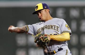 Los Cerveceros vencen a Medias Rojas; Yelich pega hit clave
