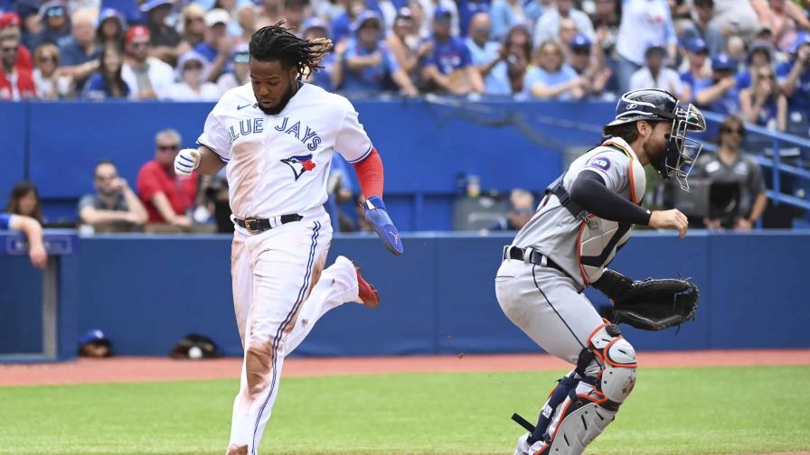 Teoscar Hernández conectó un jonrón de tres carreras en triunfo de Toronto