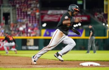 Gracias a Mullins y los Orioles superan a Rojos