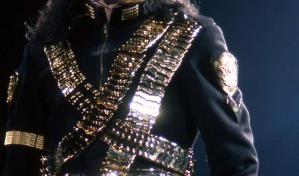 Joven canta como Michael Jackson