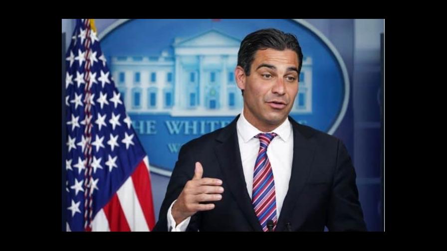 El alcalde de Miami expondrá en foro económico en República Dominicana