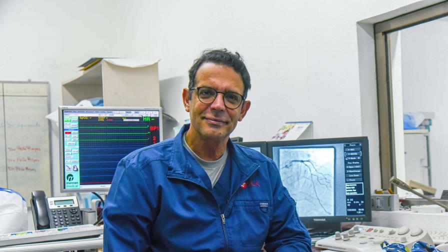 Dr. Pedro Ureña: “Es muy satisfactorio ayudar a pacientes que no tienen otras alternativas” Dr. Pedro Ureña: “Es muy satisfactorio ayudar a pacientes que no tienen otras alternativas”