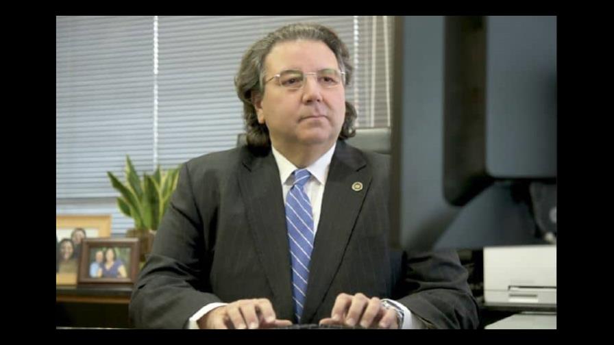 Superintendente de Electricidad renuncia al cargo