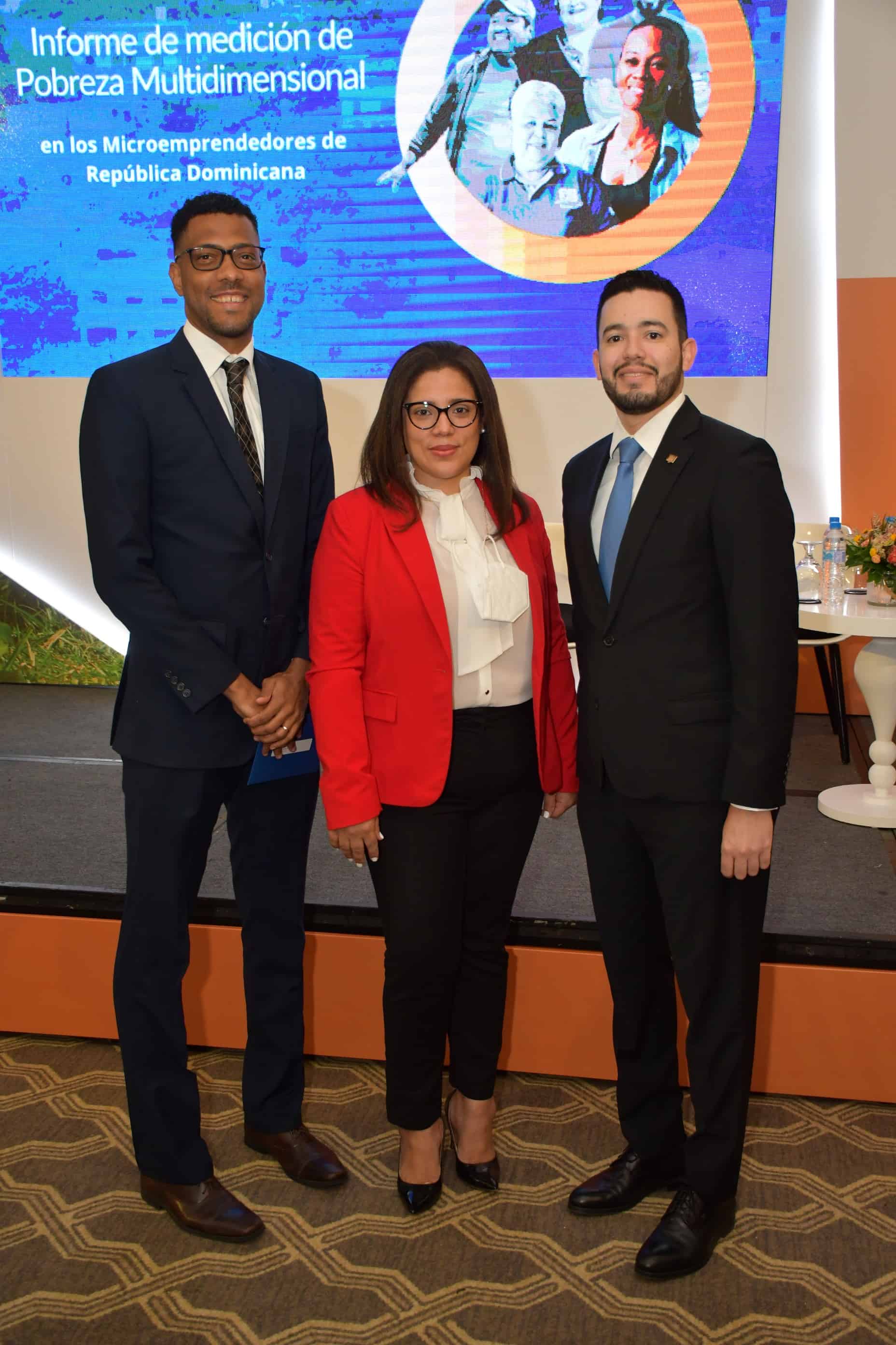 Raymer Díaz, Carmen García y Josué de Jesús.