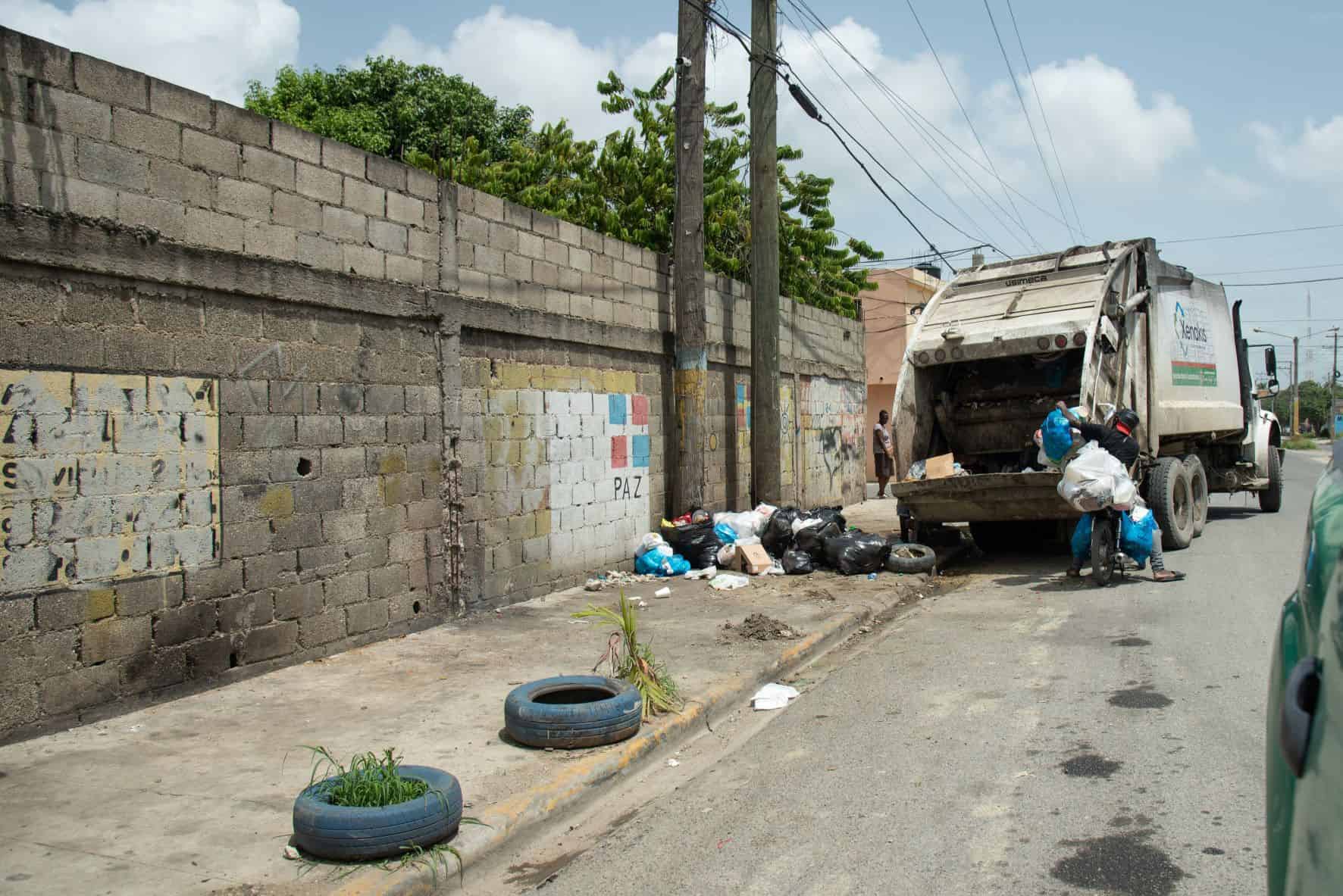 La empresa Xenakis se encarga de recoger los residuos.