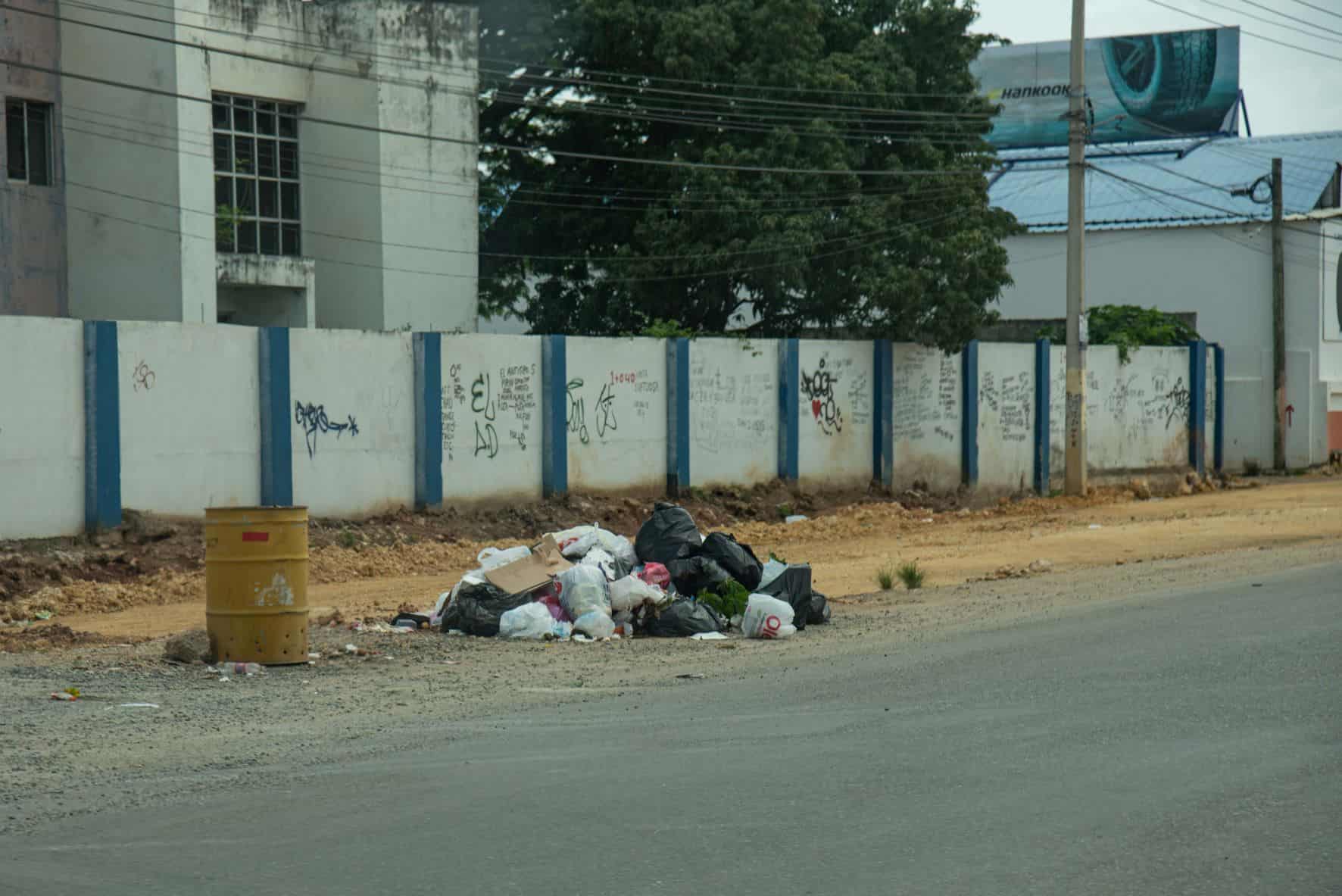 Aunque en menor proporción que antes, la basura sigue siendo un problema en la Circunscripción 3 de SDE.