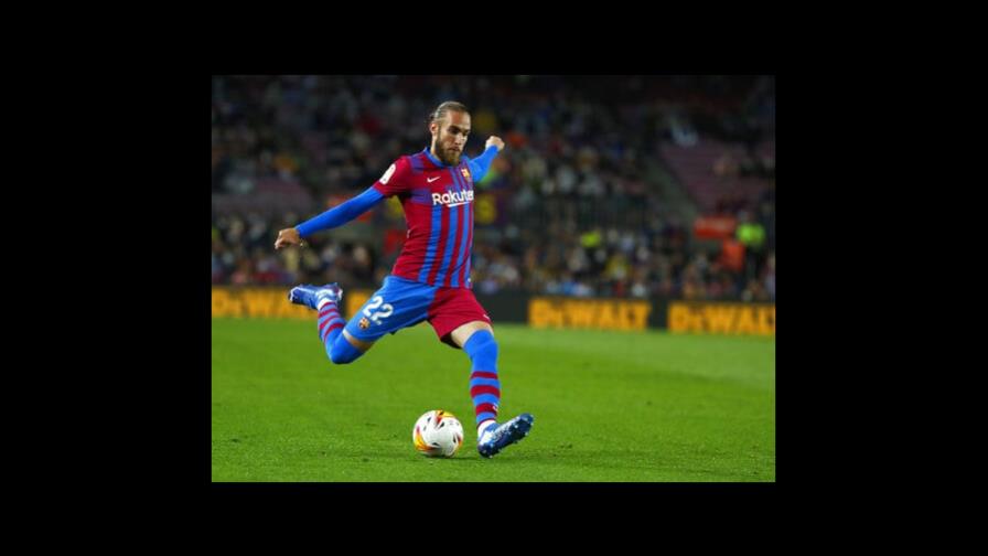 Barcelona elimina más salarios; cede a Óscar Mingueza al Celta Barcelona elimina más salarios; cede a Óscar Mingueza al Celta