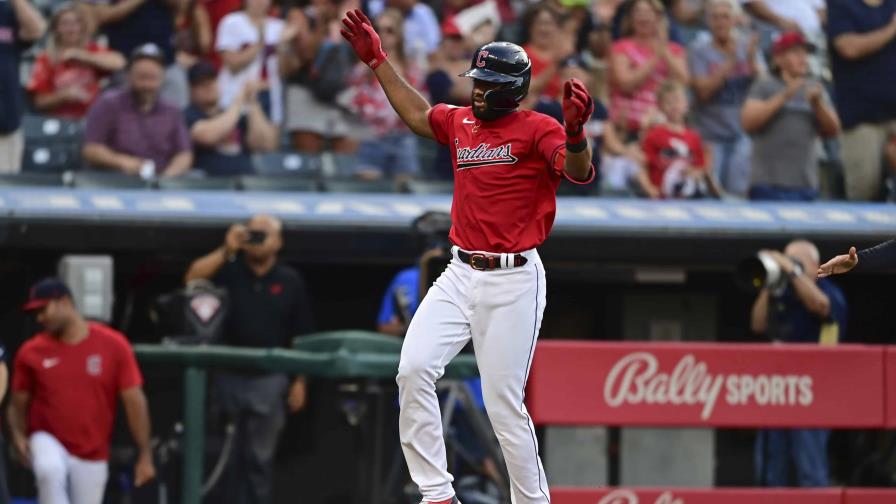 VIDEO | Guardianes ganan a Arizona con hit de Rosario en el 11 innings