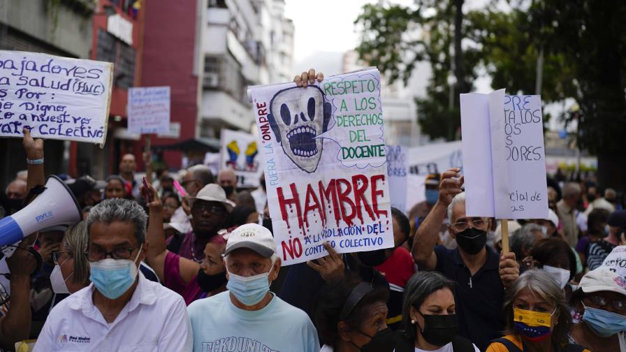 Maestros del sector público protestan en Venezuela