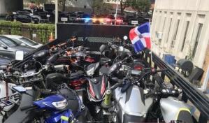 Policía incauta motores y pasolas ilegales en Nueva York con bandera dominicana