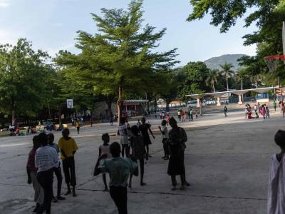 Niños desplazados en Haití debido a la violencia